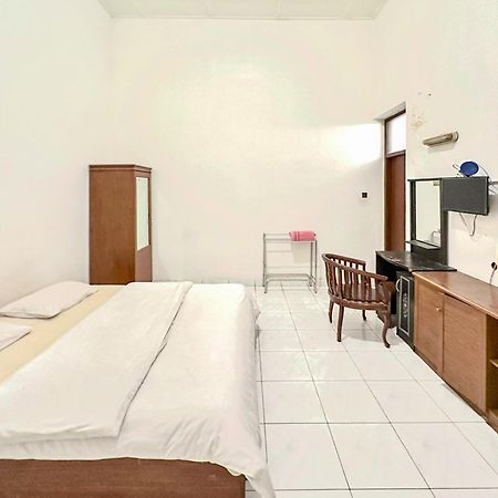 Hotel Dewi Sri Redpartner Jogjacarta Exterior foto