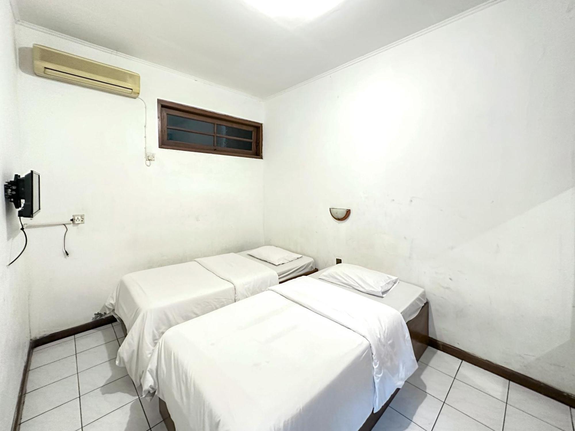 Hotel Dewi Sri Redpartner Jogjacarta Exterior foto