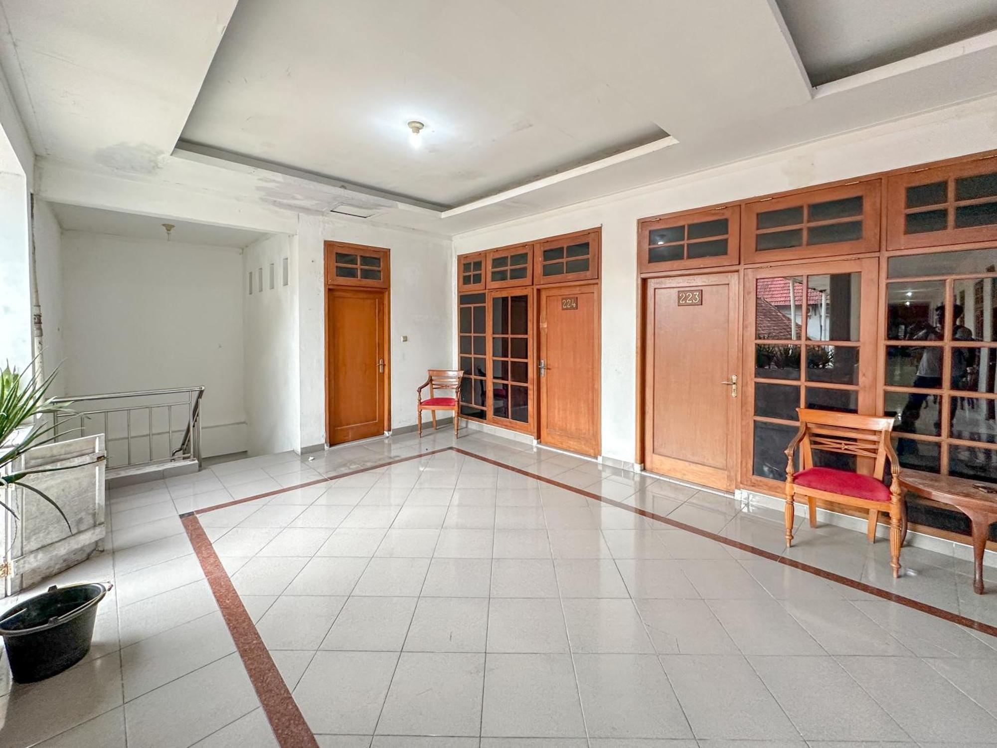 Hotel Dewi Sri Redpartner Jogjacarta Exterior foto