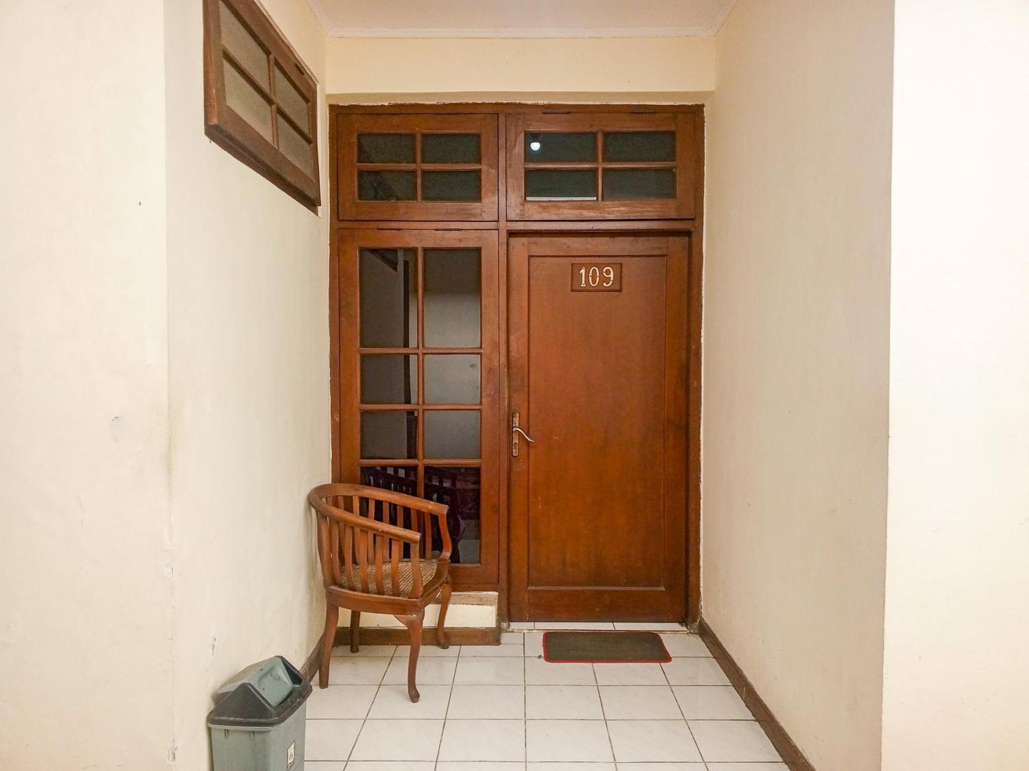 Hotel Dewi Sri Redpartner Jogjacarta Exterior foto