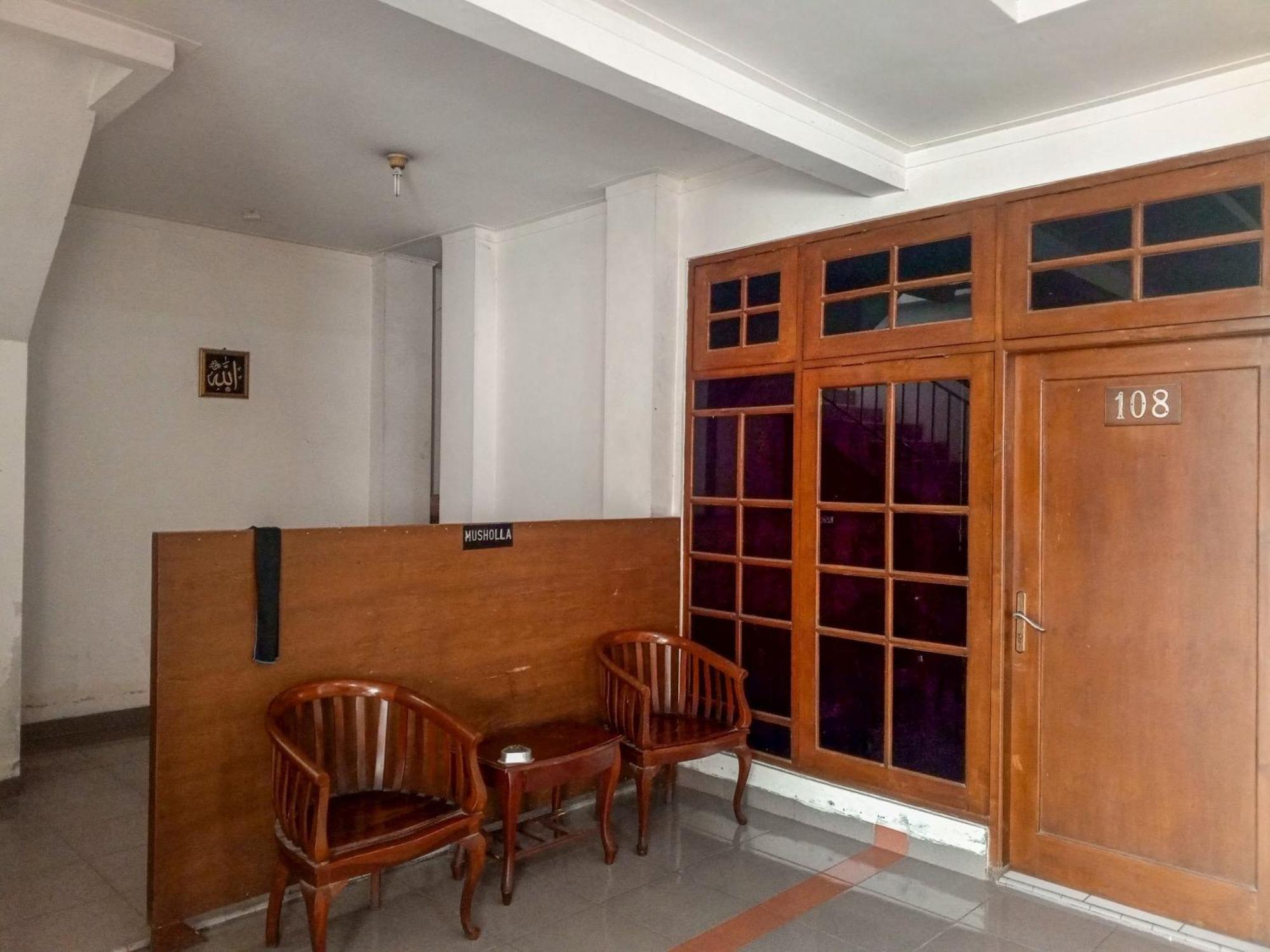 Hotel Dewi Sri Redpartner Jogjacarta Exterior foto